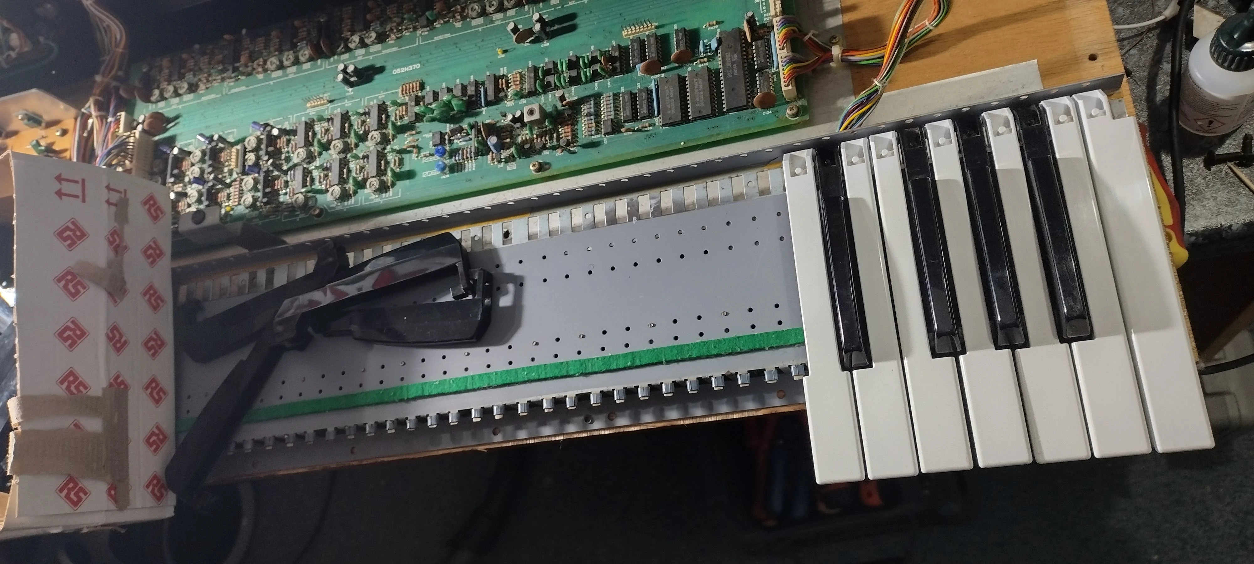 Roland Juno 6